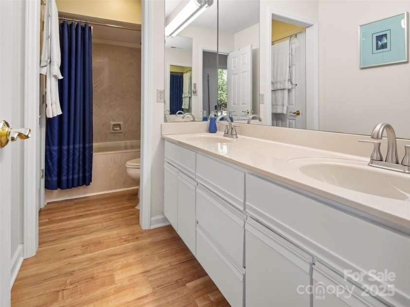 101 Beaver Ridge Road, Asheville, NC 28804.  MLS# CAR4246008, YatesRealty ID 1001. 