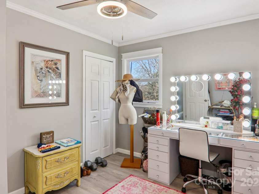 199 Davis Cove Road, Waynesville, NC 28786.  MLS# CAR4320406, YatesRealty ID 1001. 