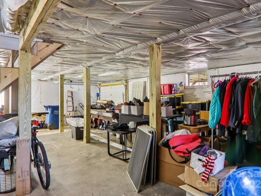199 Davis Cove Road, Waynesville, NC 28786.  MLS# CAR4320406, YatesRealty ID 1001. 