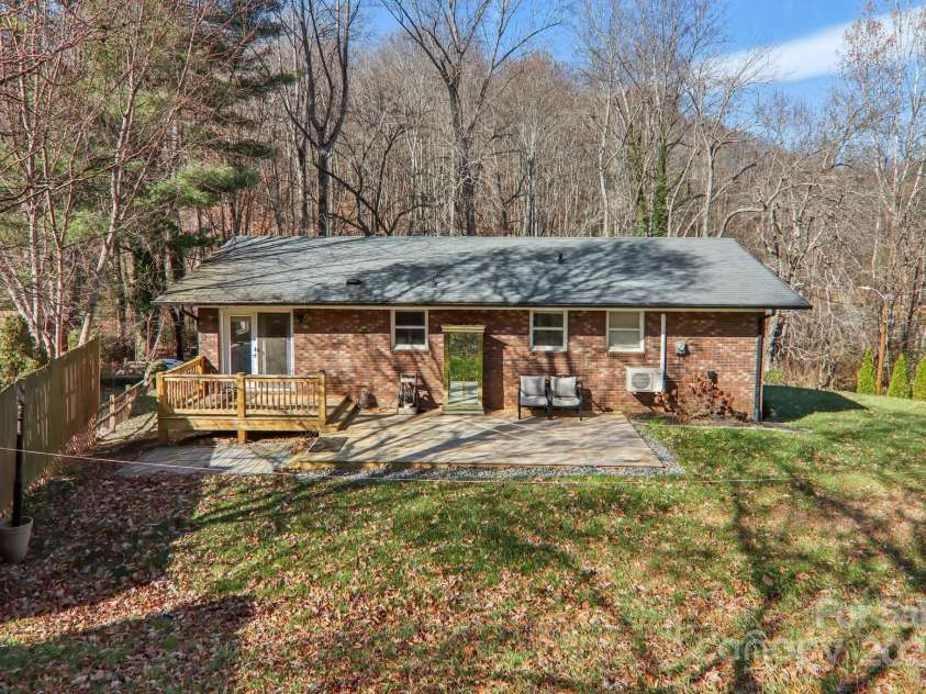 199 Davis Cove Road, Waynesville, NC 28786.  MLS# CAR4320406, YatesRealty ID 1001. 