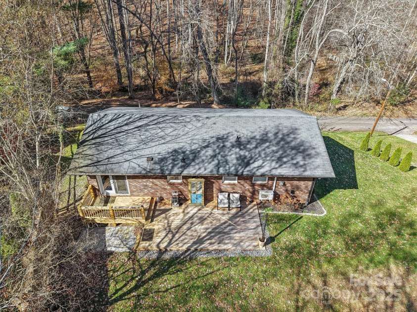 199 Davis Cove Road, Waynesville, NC 28786.  MLS# CAR4320406, YatesRealty ID 1001. 