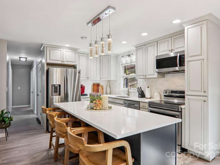 199 Davis Cove Road, Waynesville, NC 28786.  MLS# CAR4320406, YatesRealty ID 1001. 