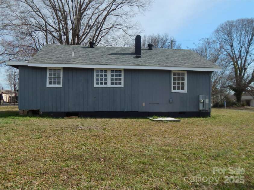 915 Chapel Street, Landis, NC 28088.  MLS# CAR4224519, YatesRealty ID 1001. 
