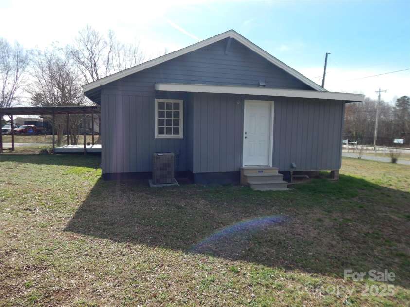 915 Chapel Street, Landis, NC 28088.  MLS# CAR4224519, YatesRealty ID 1001. 
