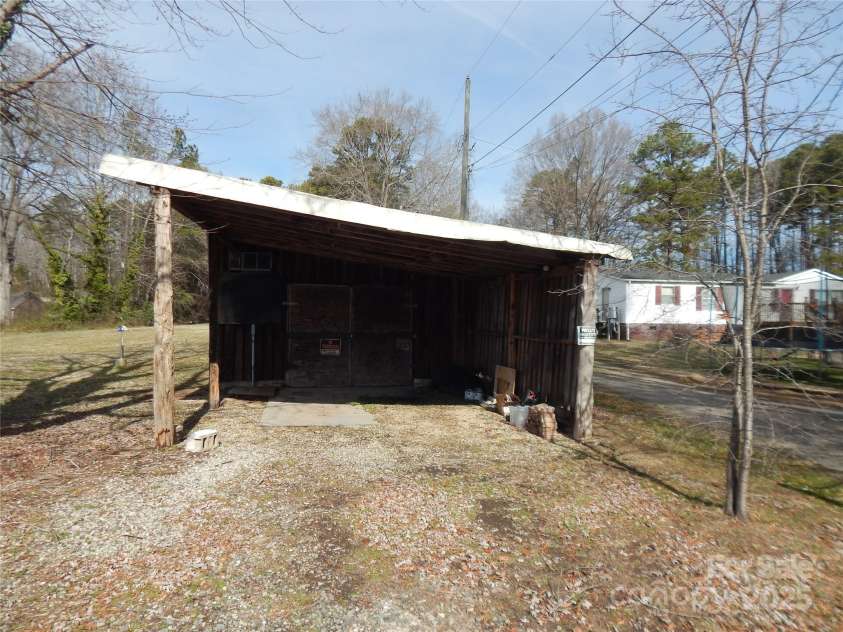 915 Chapel Street, Landis, NC 28088.  MLS# CAR4224519, YatesRealty ID 1001. 