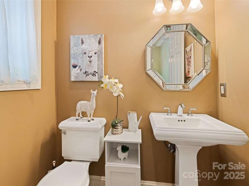 79 Cranberry Lane, Waynesville, NC 28785.  MLS# CAR4245690, YatesRealty ID 10010. Half bath in hallway