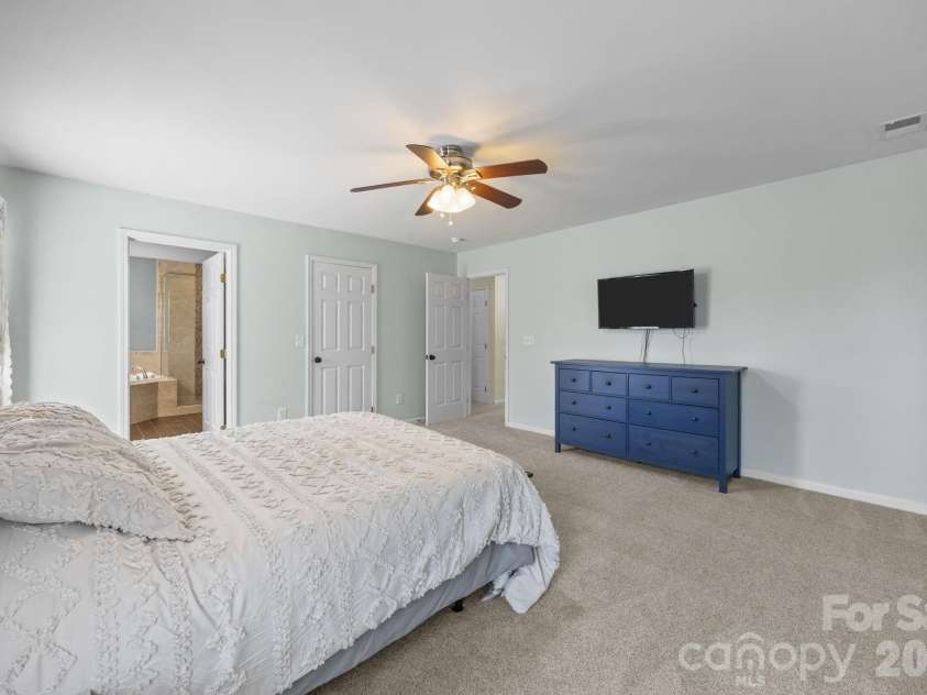 7811 Antique Circle, Waxhaw, NC 28173.  MLS# CAR4358632, YatesRealty ID 10011. 