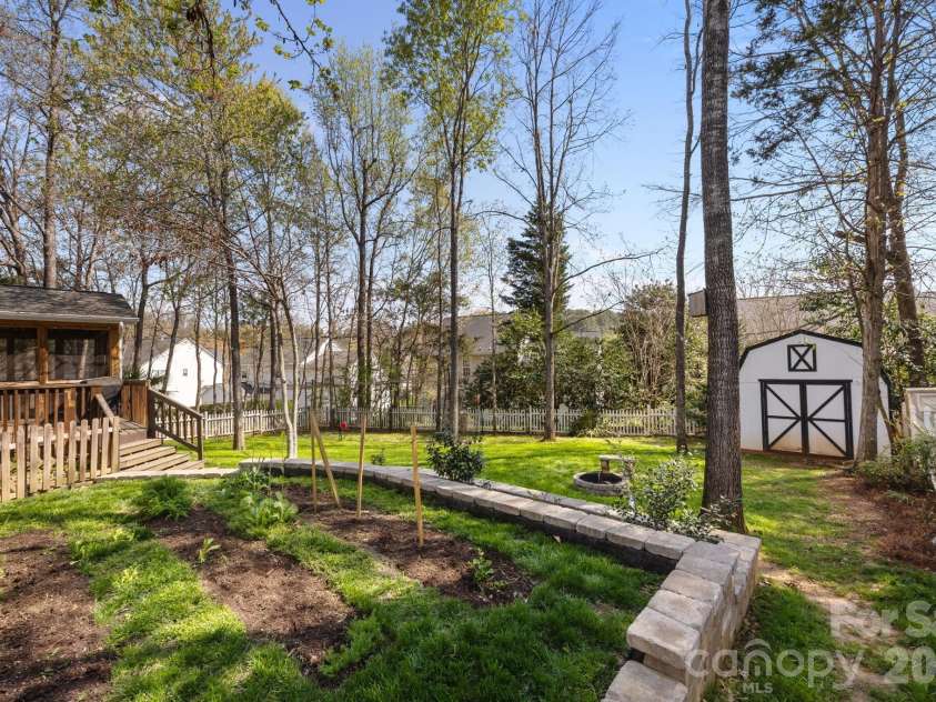 7811 Antique Circle, Waxhaw, NC 28173.  MLS# CAR4358632, YatesRealty ID 10011. 