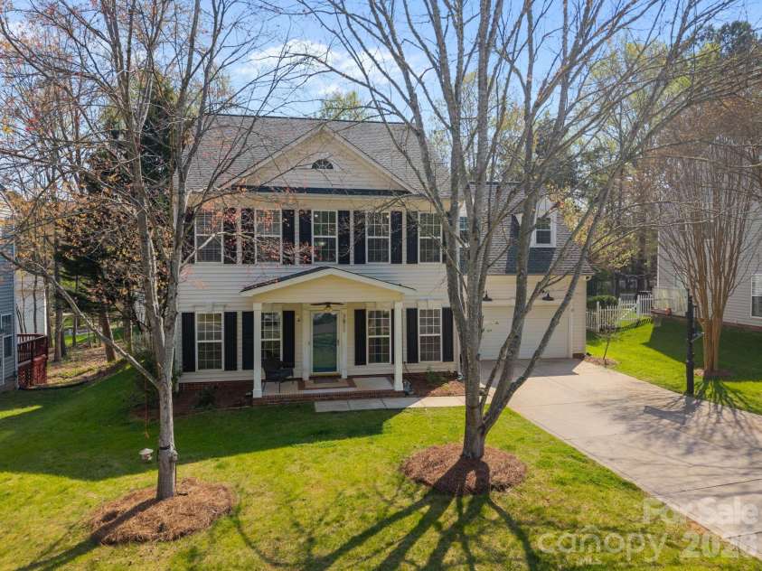 7811 Antique Circle, Waxhaw, NC 28173.  MLS# CAR4358632, YatesRealty ID 10011. 