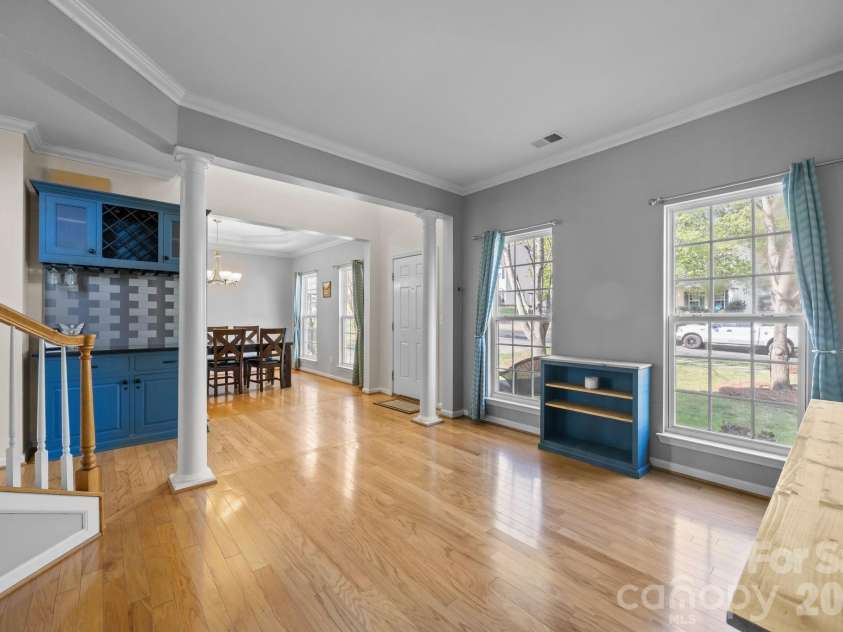 7811 Antique Circle, Waxhaw, NC 28173.  MLS# CAR4358632, YatesRealty ID 10011. Formal Living