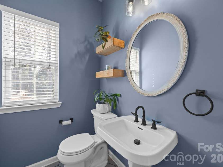 7811 Antique Circle, Waxhaw, NC 28173.  MLS# CAR4358632, YatesRealty ID 10011. Half bath on main