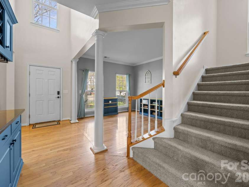 7811 Antique Circle, Waxhaw, NC 28173.  MLS# CAR4358632, YatesRealty ID 10011. Hardwoods on main