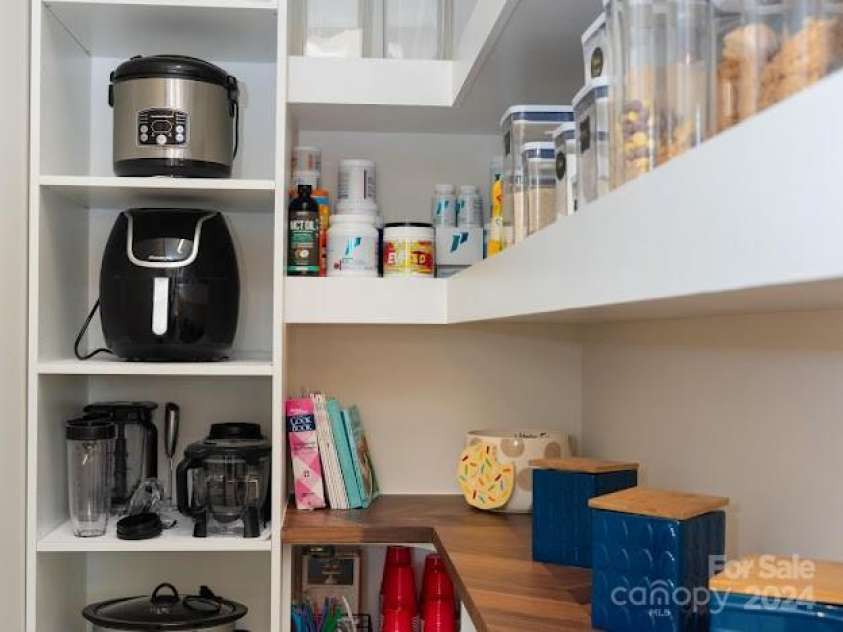 2318 Medley Drive, Charlotte, NC 28262.  MLS# CAR4181659, YatesRealty ID 10012. 