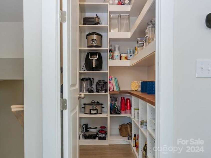 2318 Medley Drive, Charlotte, NC 28262.  MLS# CAR4181659, YatesRealty ID 10012. 