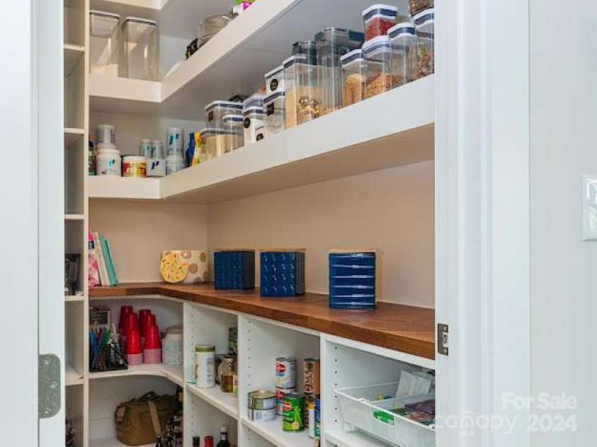 2318 Medley Drive, Charlotte, NC 28262.  MLS# CAR4181659, YatesRealty ID 10012. 