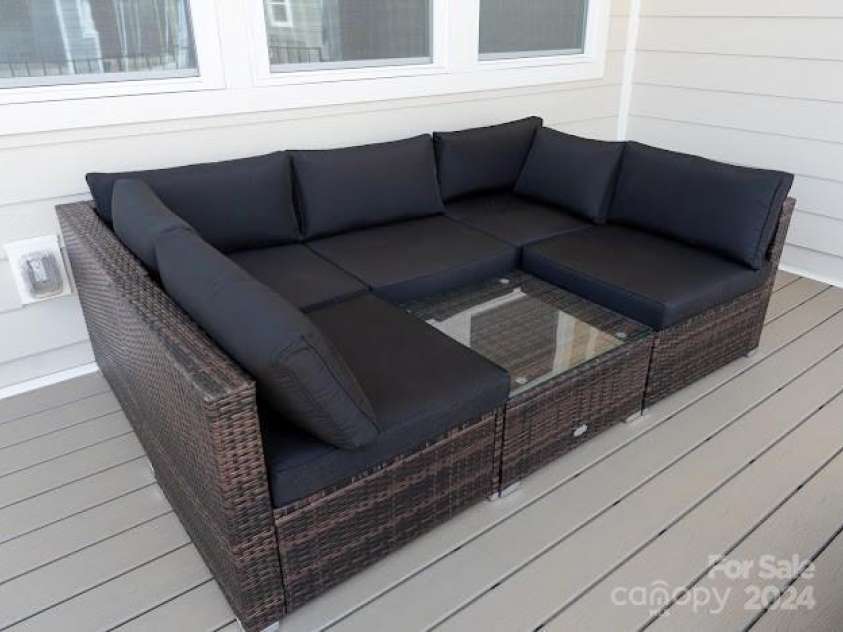 2318 Medley Drive, Charlotte, NC 28262.  MLS# CAR4181659, YatesRealty ID 10012. 