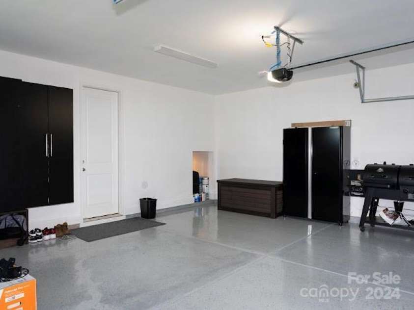 2318 Medley Drive, Charlotte, NC 28262.  MLS# CAR4181659, YatesRealty ID 10012. 