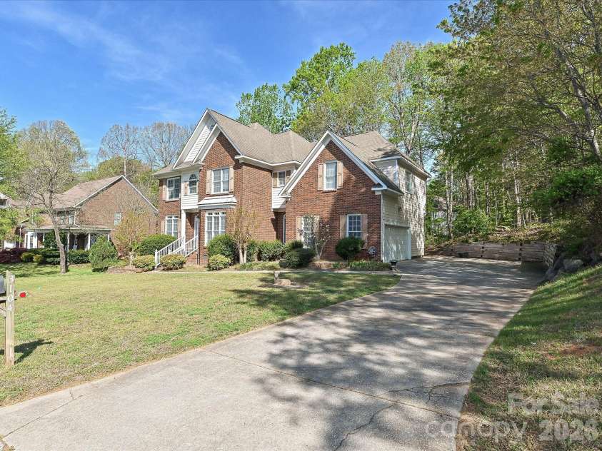 3104 Highgate Drive, Fort Mill, SC 29715.  MLS# CAR4362348, YatesRealty ID 10012. 