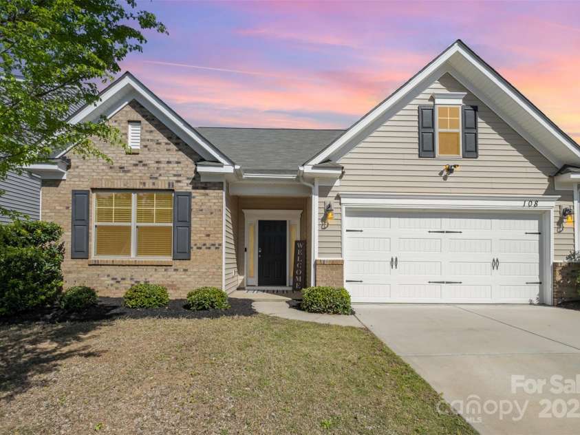 108 Toxaway Street, Mooresville, NC 28115.  MLS# CAR4243613, YatesRealty ID 10013. 