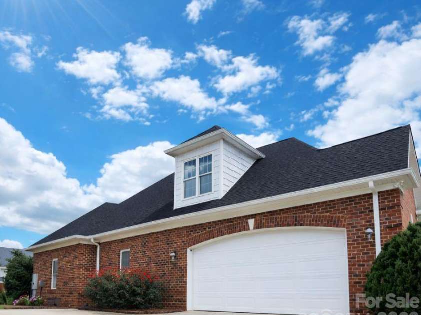 1081 Horse Rock Road, Hickory, NC 28602.  MLS# CAR4294961, YatesRealty ID 10013. 