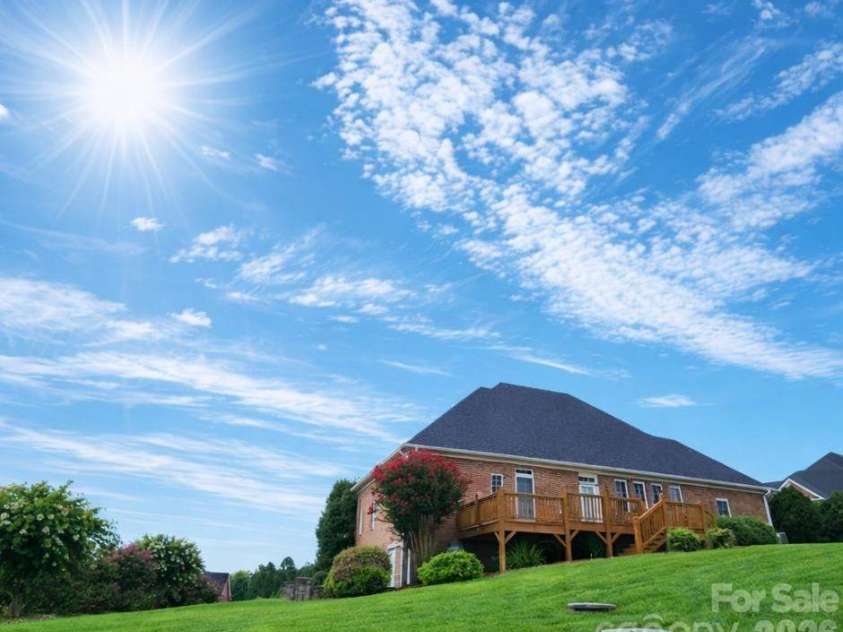 1081 Horse Rock Road, Hickory, NC 28602.  MLS# CAR4294961, YatesRealty ID 10013. 