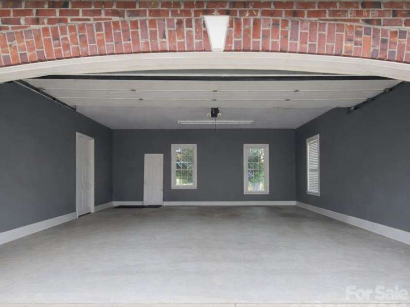 1081 Horse Rock Road, Hickory, NC 28602.  MLS# CAR4294961, YatesRealty ID 10013. 