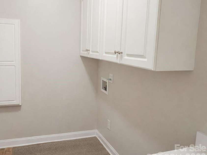 1081 Horse Rock Road, Hickory, NC 28602.  MLS# CAR4294961, YatesRealty ID 10013. 