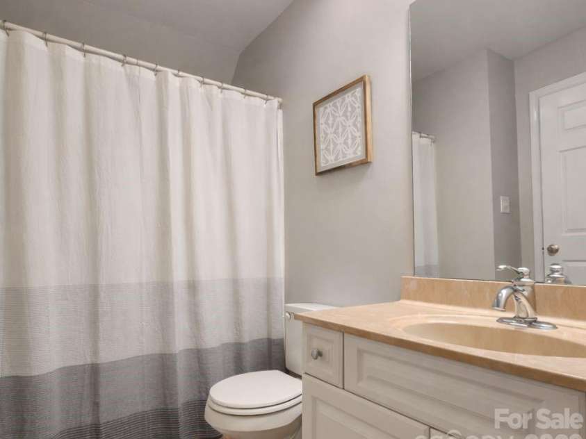 1081 Horse Rock Road, Hickory, NC 28602.  MLS# CAR4294961, YatesRealty ID 10013. 