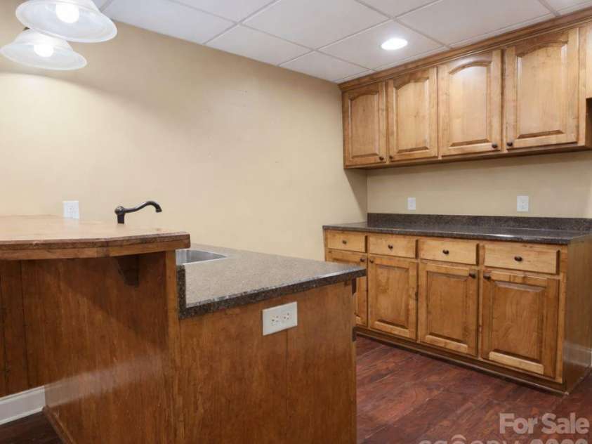1081 Horse Rock Road, Hickory, NC 28602.  MLS# CAR4294961, YatesRealty ID 10013. 