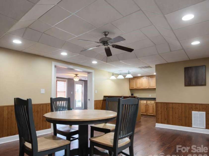 1081 Horse Rock Road, Hickory, NC 28602.  MLS# CAR4294961, YatesRealty ID 10013. 