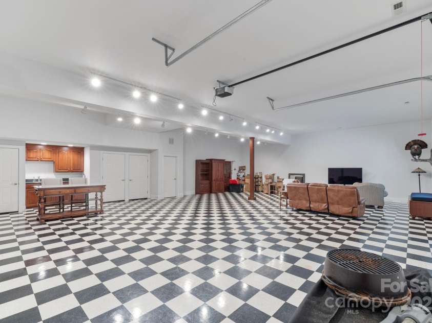 6620 Old Concord Road, Salisbury, NC 28146.  MLS# CAR4154321, YatesRealty ID 10014. 