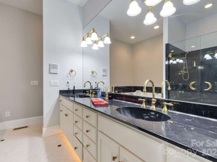 6620 Old Concord Road, Salisbury, NC 28146.  MLS# CAR4154321, YatesRealty ID 10014. 