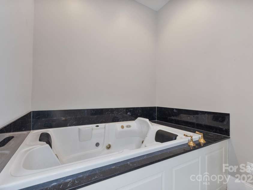 6620 Old Concord Road, Salisbury, NC 28146.  MLS# CAR4154321, YatesRealty ID 10014. 