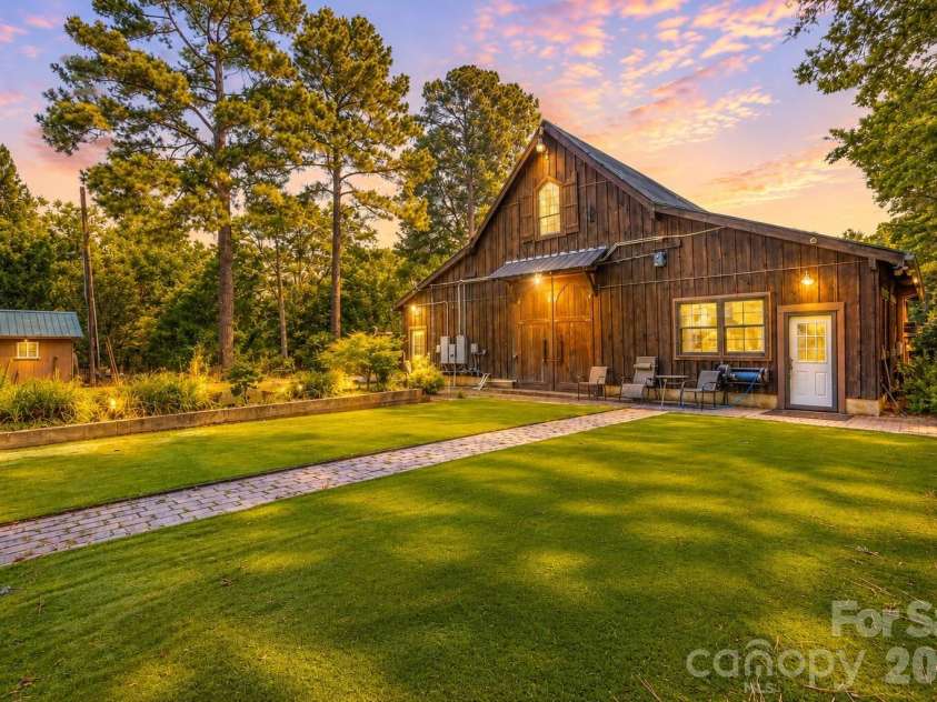 9032 Boyd Drive, Matthews, NC 28105.  MLS# CAR4281009, YatesRealty ID 10016. 