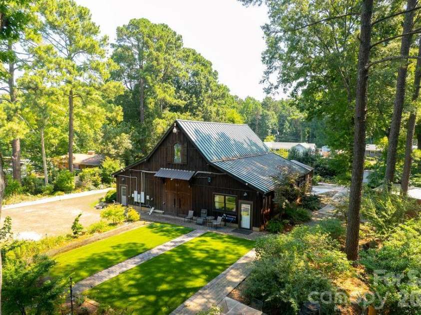 9032 Boyd Drive, Matthews, NC 28105.  MLS# CAR4281009, YatesRealty ID 10016. 