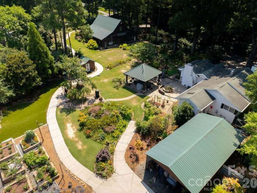 9032 Boyd Drive, Matthews, NC 28105.  MLS# CAR4281009, YatesRealty ID 10016. 