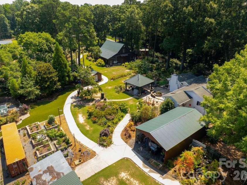 9032 Boyd Drive, Matthews, NC 28105.  MLS# CAR4281009, YatesRealty ID 10016. 