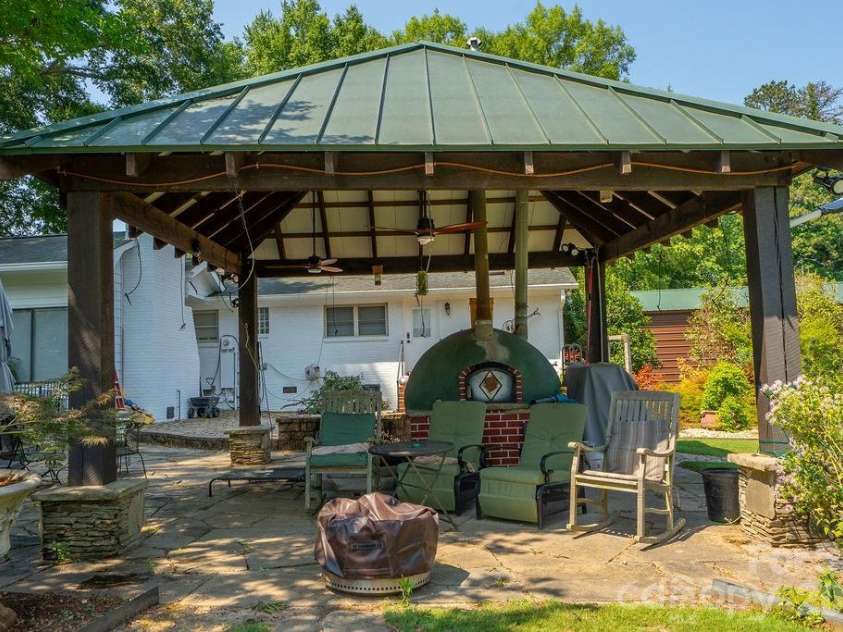 9032 Boyd Drive, Matthews, NC 28105.  MLS# CAR4281009, YatesRealty ID 10016. 