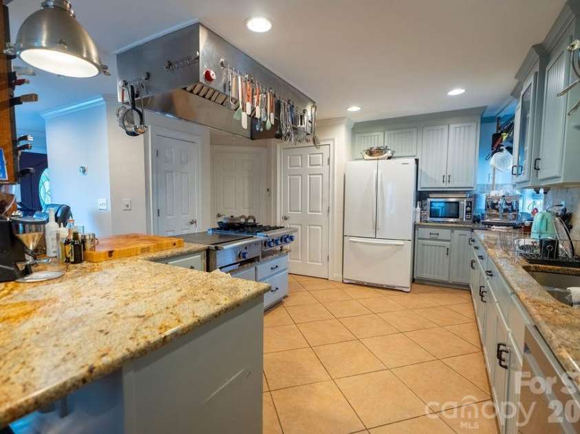 9032 Boyd Drive, Matthews, NC 28105.  MLS# CAR4281009, YatesRealty ID 10016. 