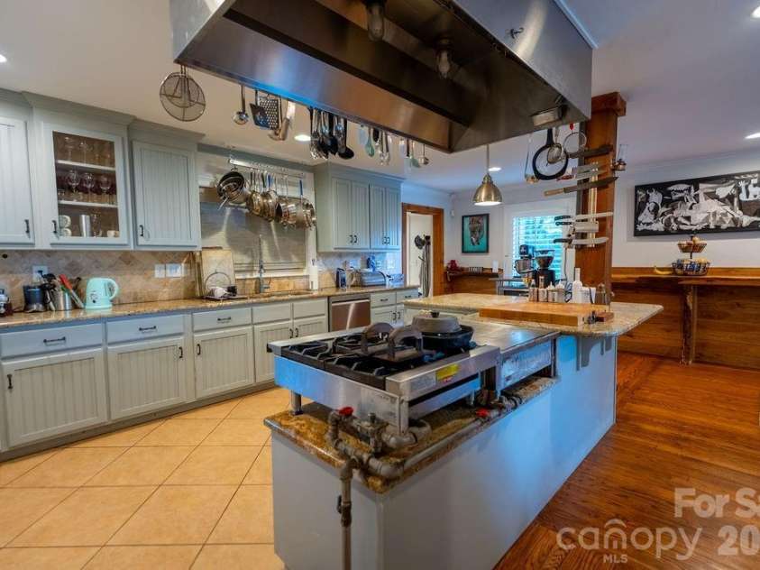 9032 Boyd Drive, Matthews, NC 28105.  MLS# CAR4281009, YatesRealty ID 10016. 