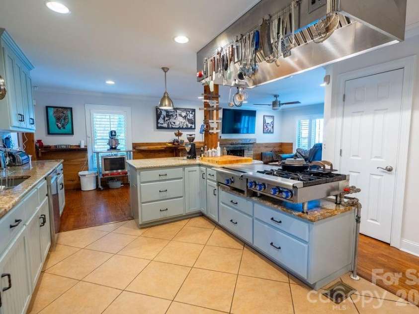 9032 Boyd Drive, Matthews, NC 28105.  MLS# CAR4281009, YatesRealty ID 10016. 