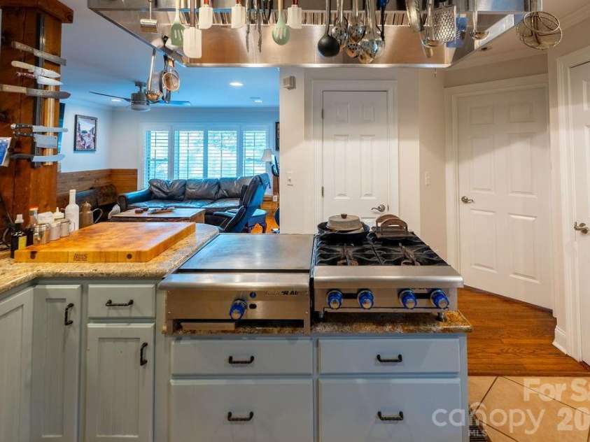 9032 Boyd Drive, Matthews, NC 28105.  MLS# CAR4281009, YatesRealty ID 10016. 