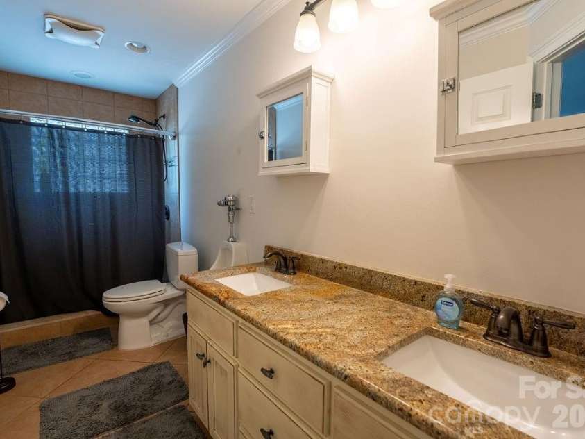 9032 Boyd Drive, Matthews, NC 28105.  MLS# CAR4281009, YatesRealty ID 10016. 