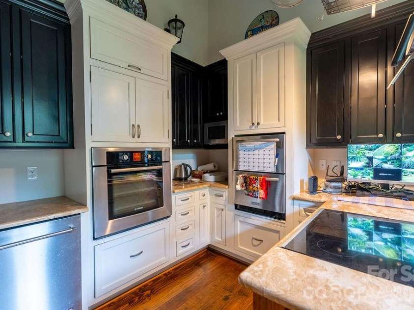 9032 Boyd Drive, Matthews, NC 28105.  MLS# CAR4281009, YatesRealty ID 10016. 