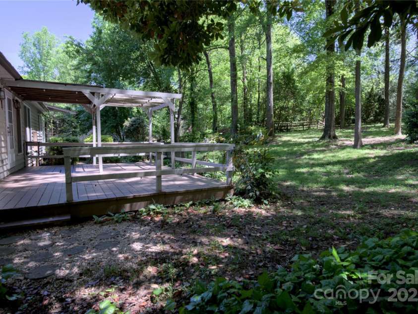 10708 Danesway Lane, Cornelius, NC 28031.  MLS# CAR4247970, YatesRealty ID 10017. 