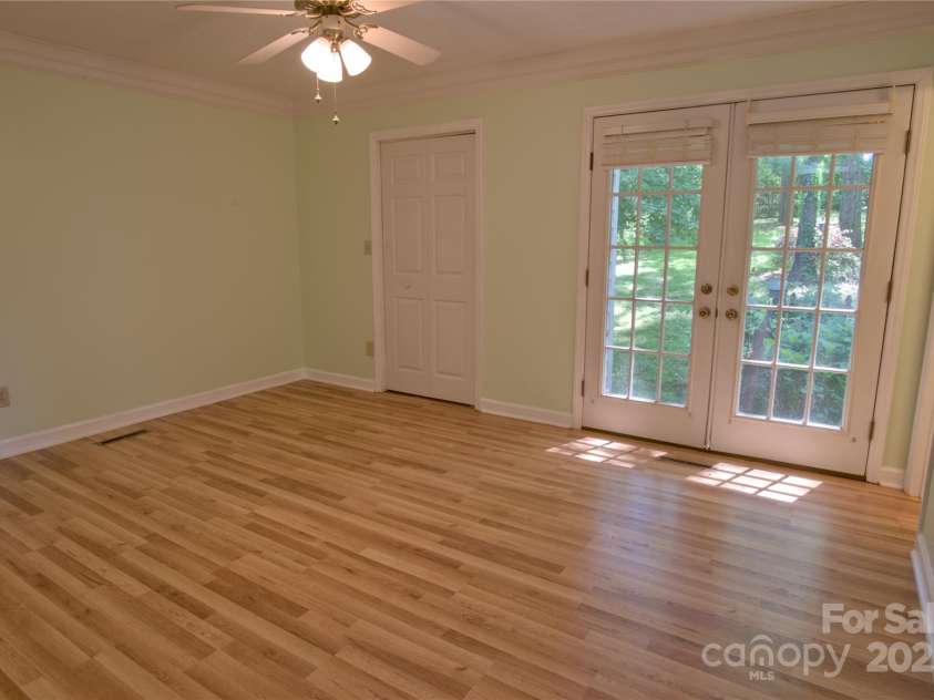 10708 Danesway Lane, Cornelius, NC 28031.  MLS# CAR4247970, YatesRealty ID 10017. Primary Bedroom