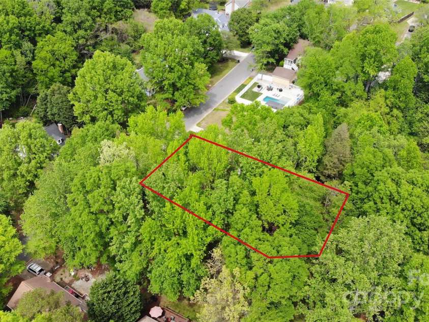 10708 Danesway Lane, Cornelius, NC 28031.  MLS# CAR4247970, YatesRealty ID 10017. Very private lot
