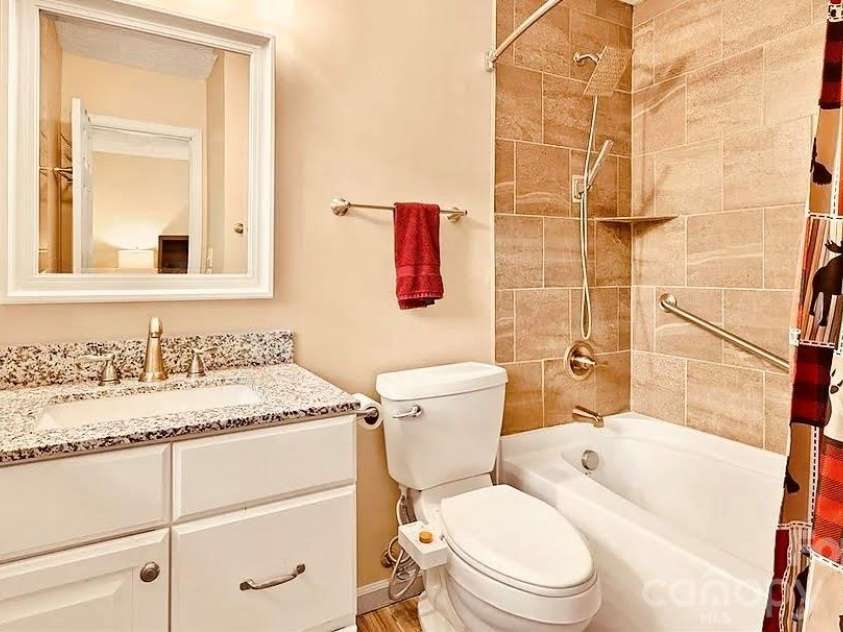 85 Crestwood Circle, Newland, NC 28657.  MLS# CAR4352601, YatesRealty ID 10017. 