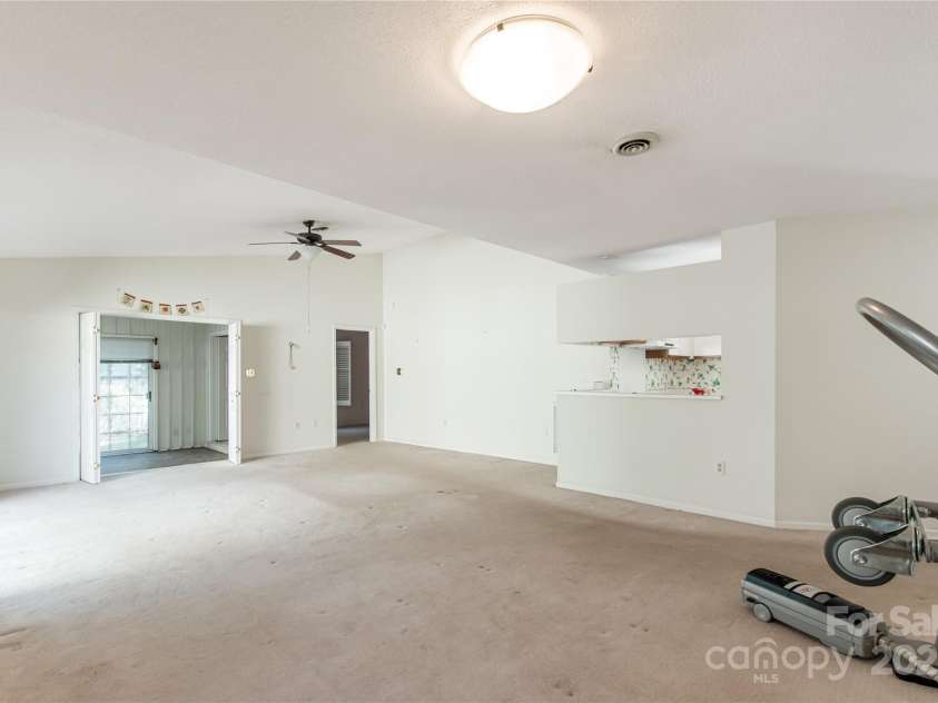 657 Heathridge Road, Rock Hill, SC 29732.  MLS# CAR4237021, YatesRealty ID 10018. 