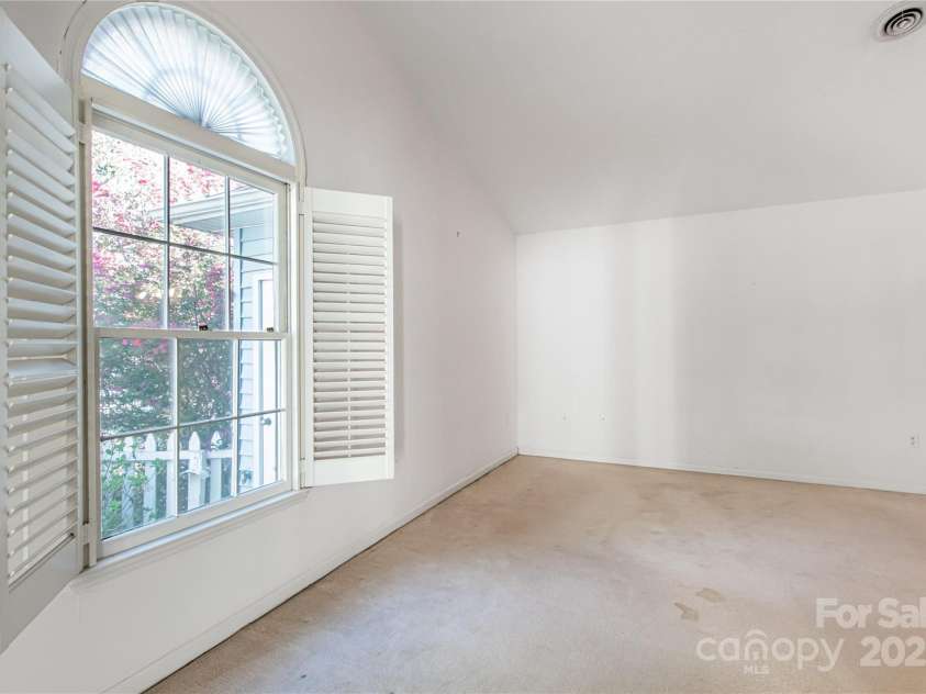 657 Heathridge Road, Rock Hill, SC 29732.  MLS# CAR4237021, YatesRealty ID 10018. 